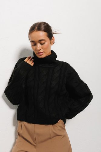 Укорочений светр oversize з великою в'язкою в косички, Чорний, One Size