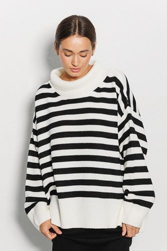 Смугастий в'язаний светр з високим коміром, Молочний, One Size