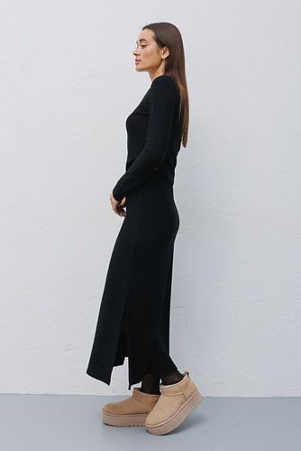 Елегантний костюм з укороченою кофтою та довгою спідницею, Чорний, S