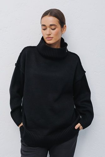 Універсальний в'язаний светр оверсайз з зовнішніми швами, Чорний, One Size