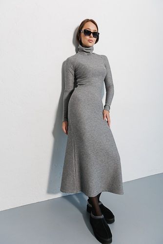 Модна довга сукня з теплого  фактурного трикотажу, Сірий, S